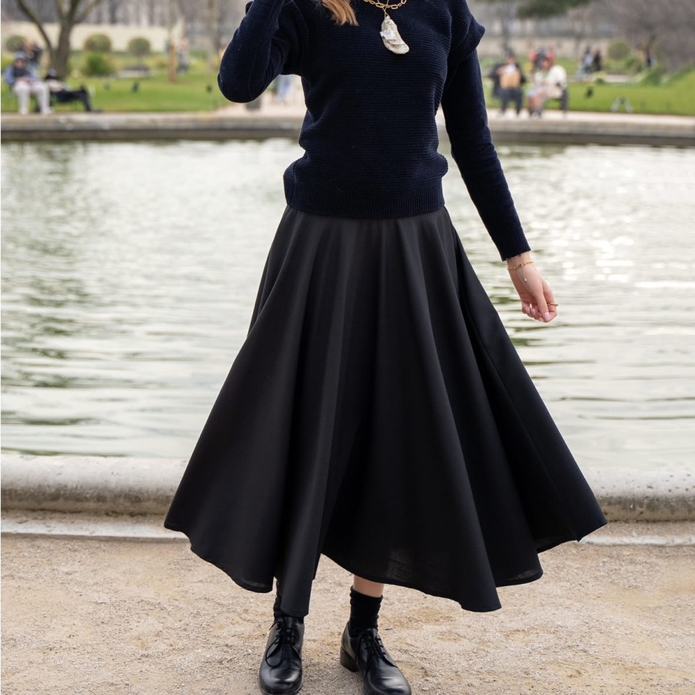 Agnes B. Black A-Line Midi Skirt - Picture 2 of 11